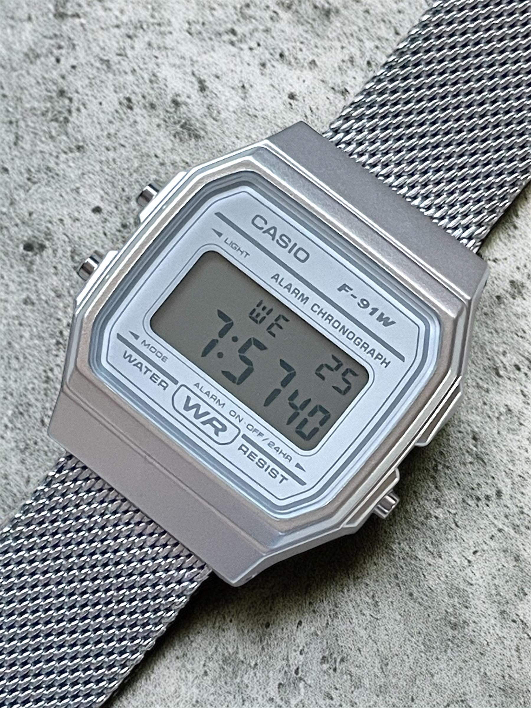 Custom Casio F91W Watch, White, Silver Metal Band